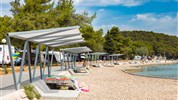 Camp Jezera Village (mobile homes Classic SUNSEEKER), Murter, Croatia - Pláž