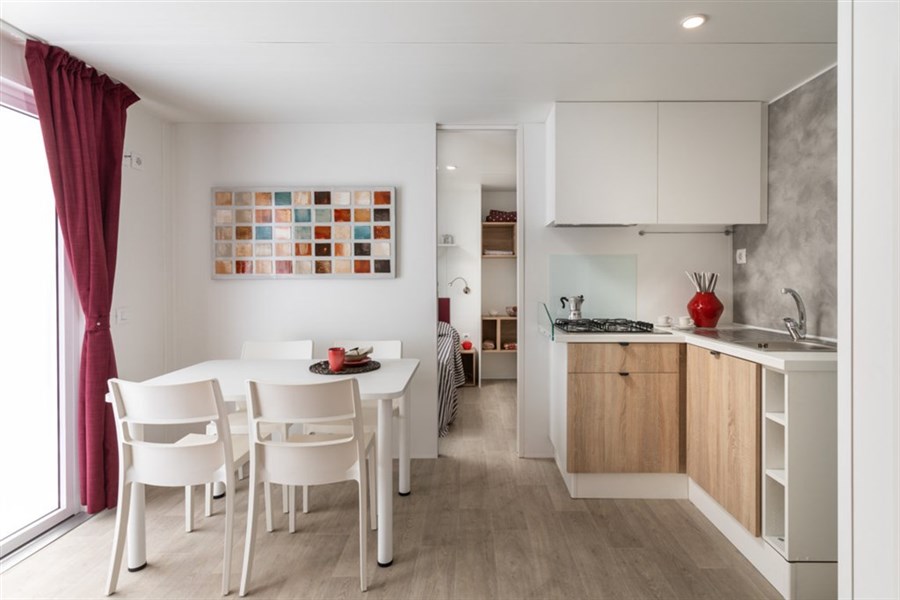 Kemp Bijela Uvala, (mobilní domy PREMIUM PLUS), Poreč, Chorvatsko - MD_PREMIUM_PLUS_kuchyňský_kout_foto_5