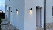Apartment house Jasmina, Funtana, Croatia - Apartmánový dům JASMINE - osvětlení domu