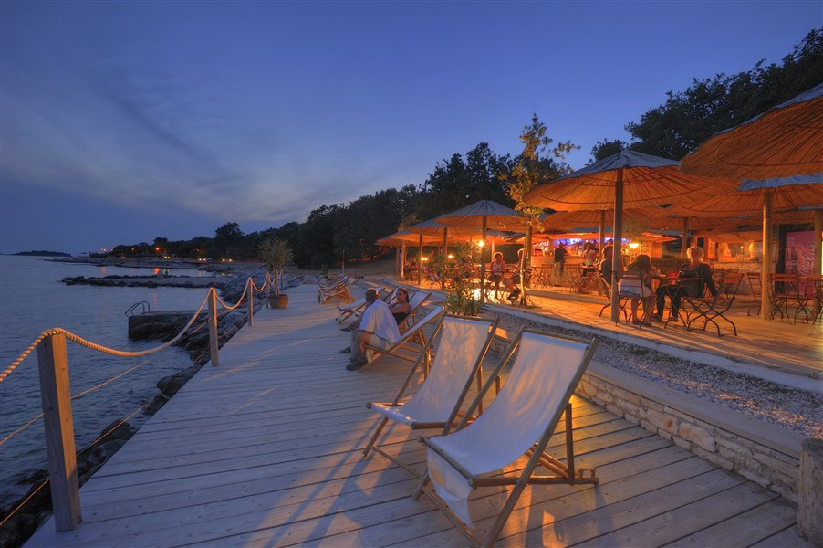 Istrie - Bar na pláži